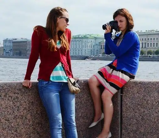 到莫斯科一趟人山人海,中国女游客喜欢在这里游走