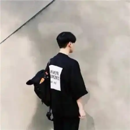 五十岁男背影微信头像