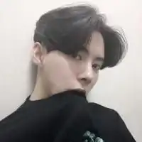 闺蜜霸气露肩膀的女生头像