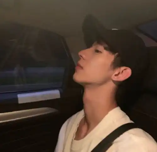 男头像丧气抑郁真人