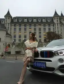 又遇春寒料峭时美女当车模