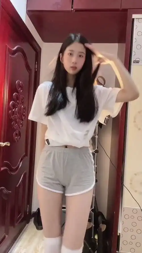 清纯美女家中热舞,好身材,秀清纯美女家中热舞,好身材,秀出来382出来382