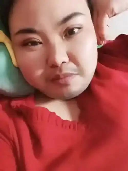 像我这样的女人,你要是不努力点,我还真看不上你加油吧各位老北鼻们搞笑我是认真滴给生活找点乐子