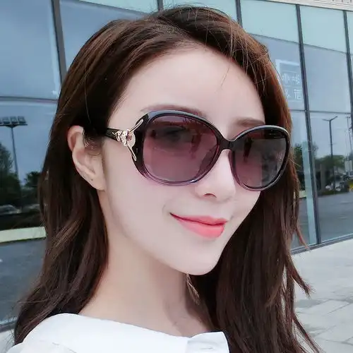 俗话说,一双眼睛毁了一张脸,每个女人基本都有三四款太阳镜