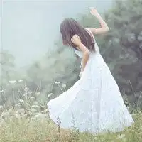 穿裙子的清新唯美女生头像