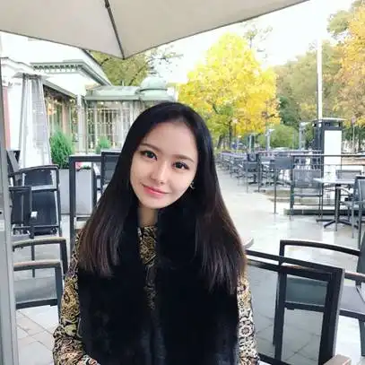 小贷圈也有性感长腿美女福利