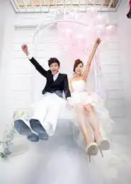 是否婚纱照也可在床上拍摄,会给人更多的温馨感