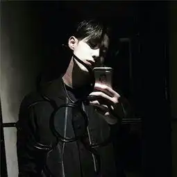 480x480快手头像男生帅气好看的用尽解数都难靠近你