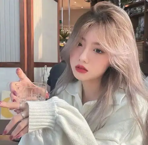 纯欲风女生头像真人不像