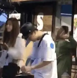 男女暧昧头像大全经纪人