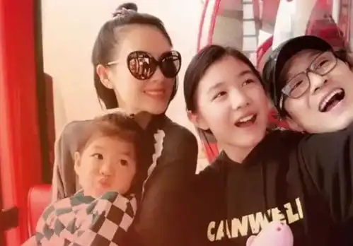 汪峰大女儿庆生画面流出,16岁小苹果长得越来越像章子怡