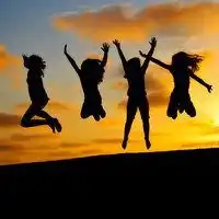 女生闺蜜四人头像背影微信头像图片大全
