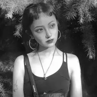 黑白女生头像