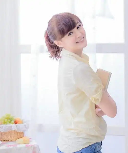 街拍短裤穿出魅力韵味,小姐姐到哪都是时尚焦点