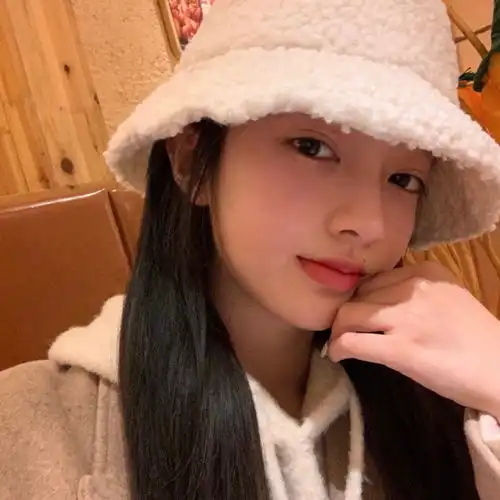 女生头像自卑溢出来了就变成了安静与温柔