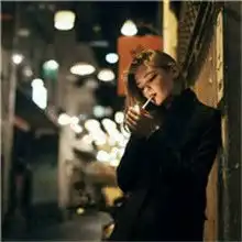 过去的就过去何必伤心抽烟伤感意境头像女