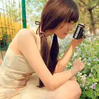 亡命天涯不如早点回家lomo暖色唯美女生qq头像