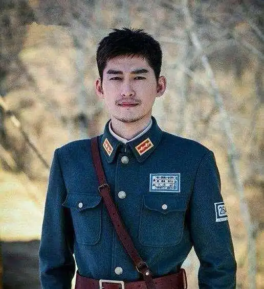 张翰新剧烽烟尽处即将来袭,看到搭档的女主后,收视稳了