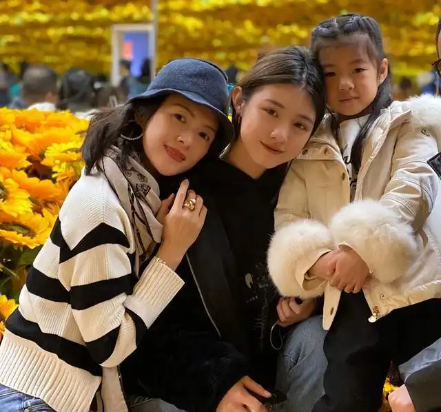 汪峰方辟谣女儿签约那英公司,要求删除不实报道,并呼吁文明上网