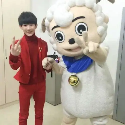 王源自曝牛年春晚节目内容,将和小朋友合作,歌曲超级洗脑