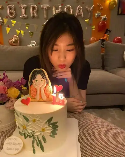 16岁头像照片女小苹果