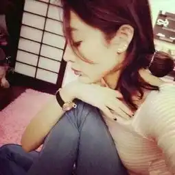有没有像这种类型的韩国头像