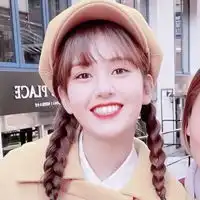 女qq头像唯美带帽贝雷帽