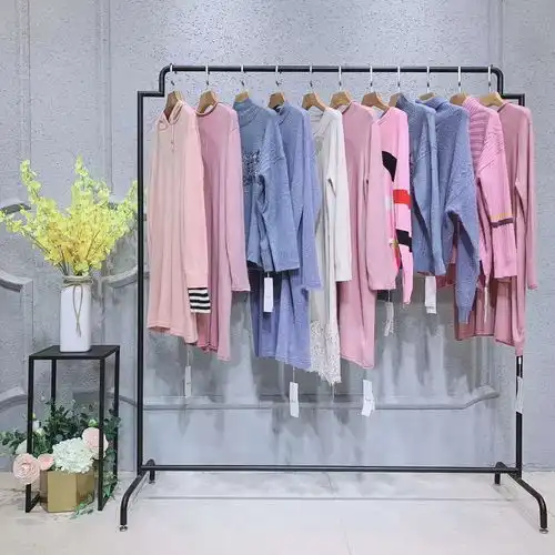 折扣女装批发加盟武汉专门做品牌女装折扣的公女装羽绒棉衣批发