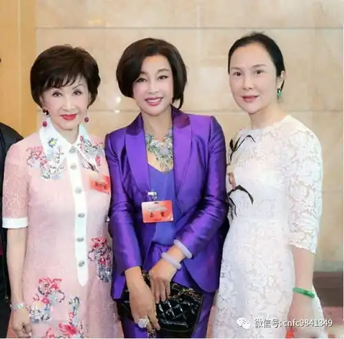 刘晓庆开张卖翡翠朋友花150万买的手镯,看了差点晕倒