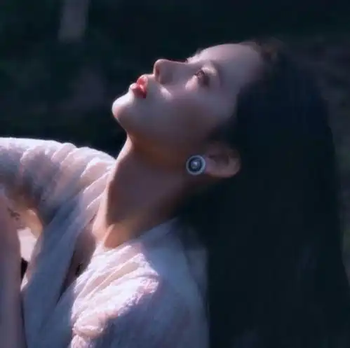 甜酷女生头像把温柔与浪漫藏在晚安里
