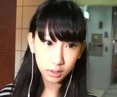 16岁成陈冠希女友,如今大变脸成up直播主