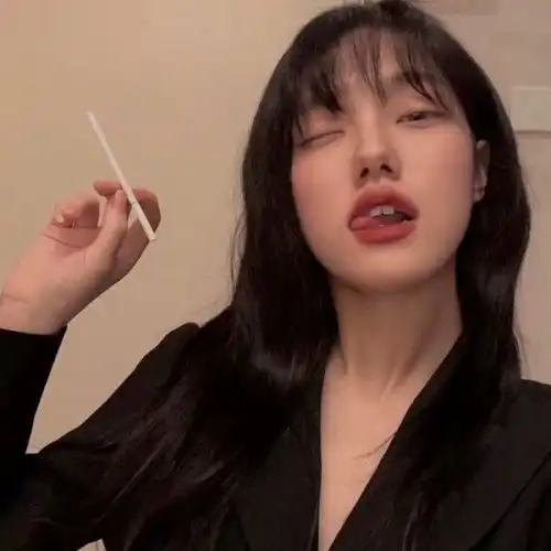 头像女有纹身头像女生