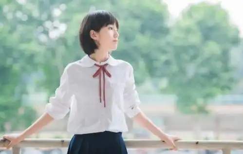 你已被移出群聊,大学校花因太好看被室友孤立,好气又好笑