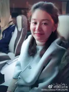 小仙女柏雪罕见晒儿子,这呆萌可爱劲儿简直了