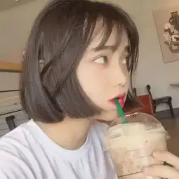 白色头像女孩子的短发