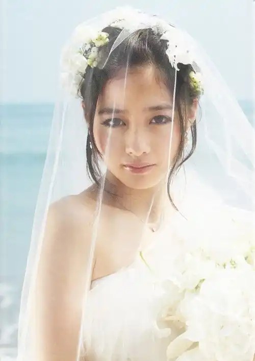 早年婚纱环奈