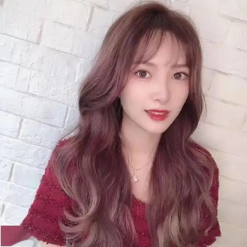 如何拥有高级感的发型从气质中长发微卷发,看极具美人范的发型