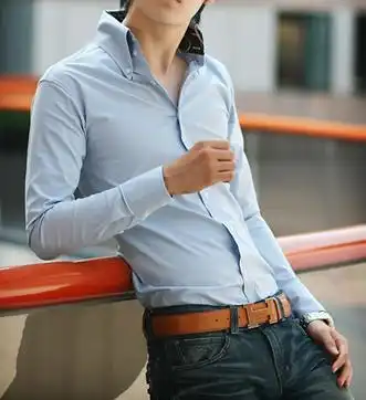 牛仔裤要配什么衣服