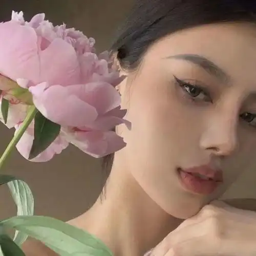 仙女头像第91期女孩子头像,正所谓鲜花配美女,美女爱鲜花