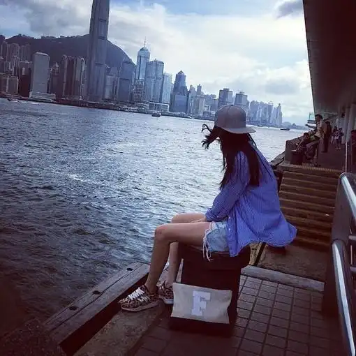 看淡一切释怀的头像男鲜
