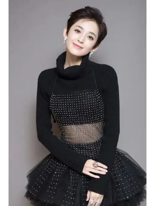 古力娜扎短发女人也可以性感和可爱