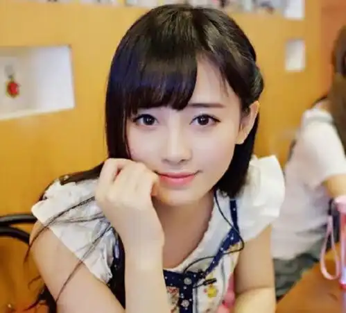 美女图片头像真实大图美