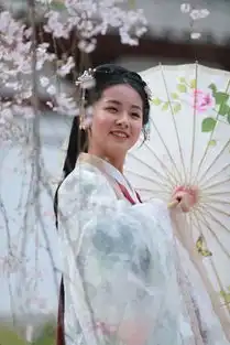 翻版奶茶妹化身汉服女神人面樱花相映红
