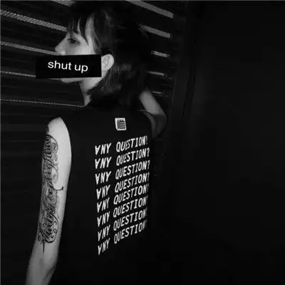 各种黑白霸气高冷范头像2018高清图一只游走的鬼魂