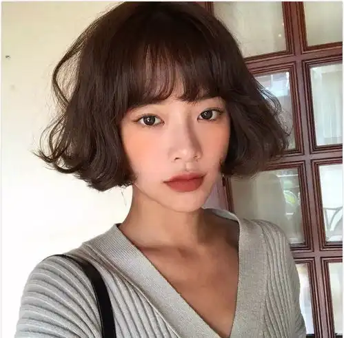圆脸方脸的女生,应该如何快速提升自己的气质