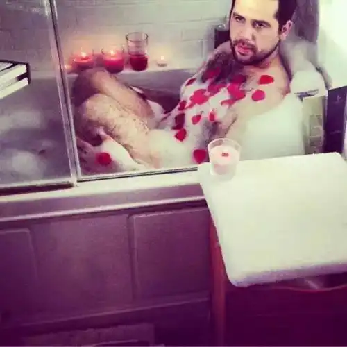 如果男人这样晒朋友圈,我就卸载微信第一张就受不了