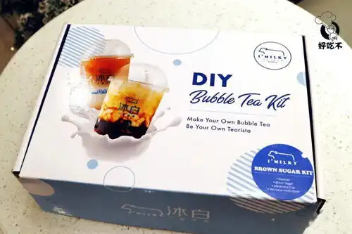 美炸纽约最圣诞范儿的奶茶新宠呆萌雪人杯米妮玻璃房,少女心爆棚