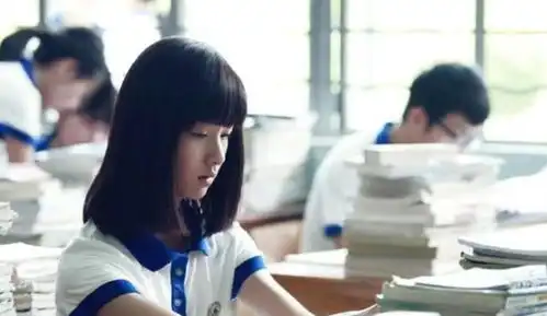 尹正陈都灵恋情曝光同出入女方小区关系匪浅