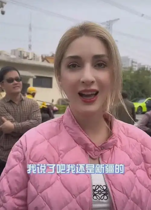 湖北男子苏华被外国美女倒追,生2个混血宝宝,大女儿神似杨幂