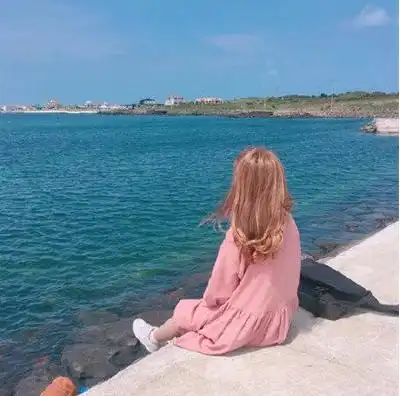 冬天女头像背影越美